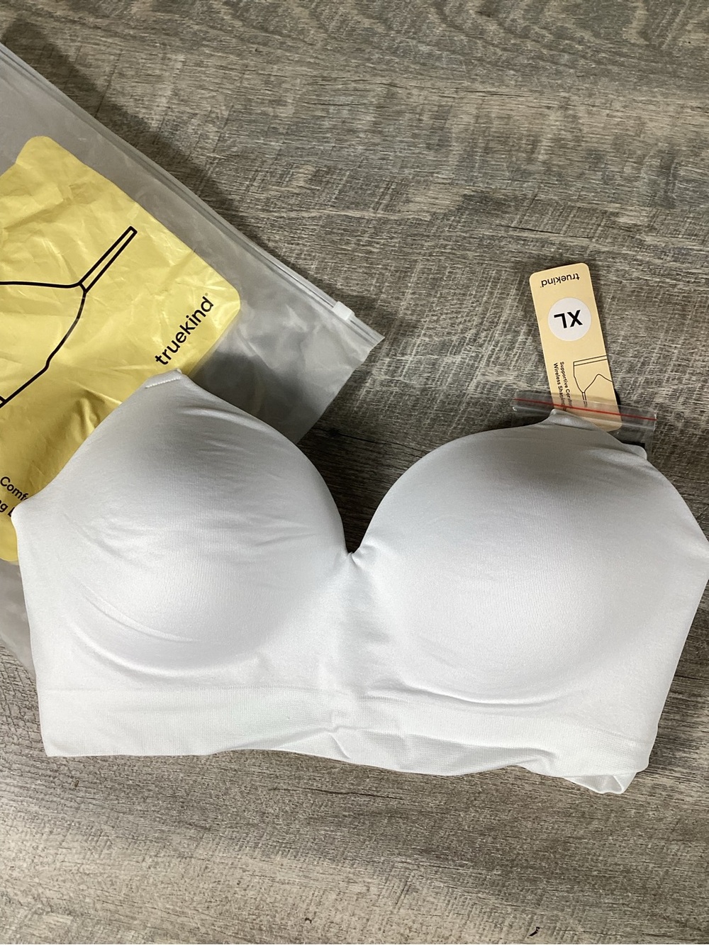 Truekind Wireless Shaping Bra White Seamless Supportive Comfort Bra Size XL NWT
